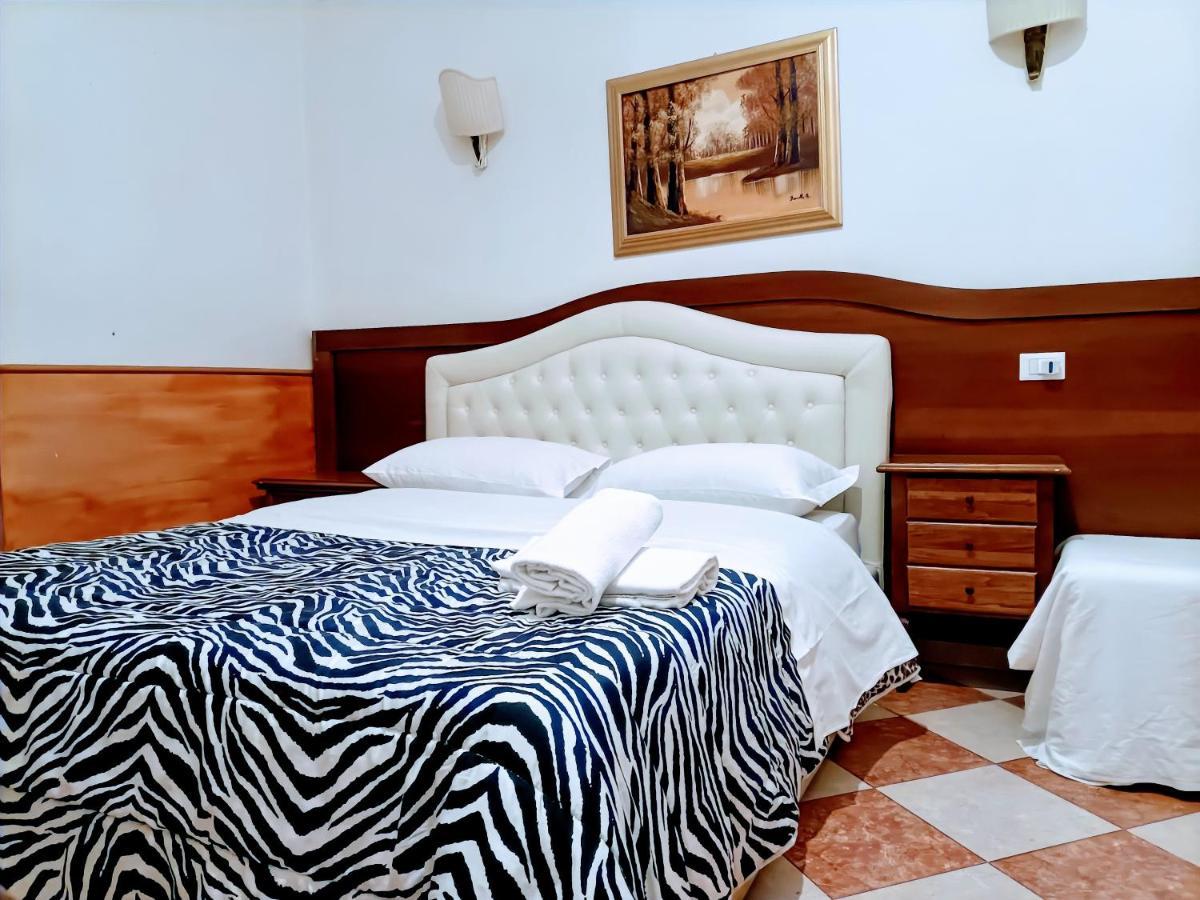 Cattaneo Accomodation Roma Habitación foto